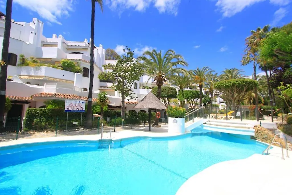 1080 - Golden Beach Jacuzzi 마르베야 0*,  스페인